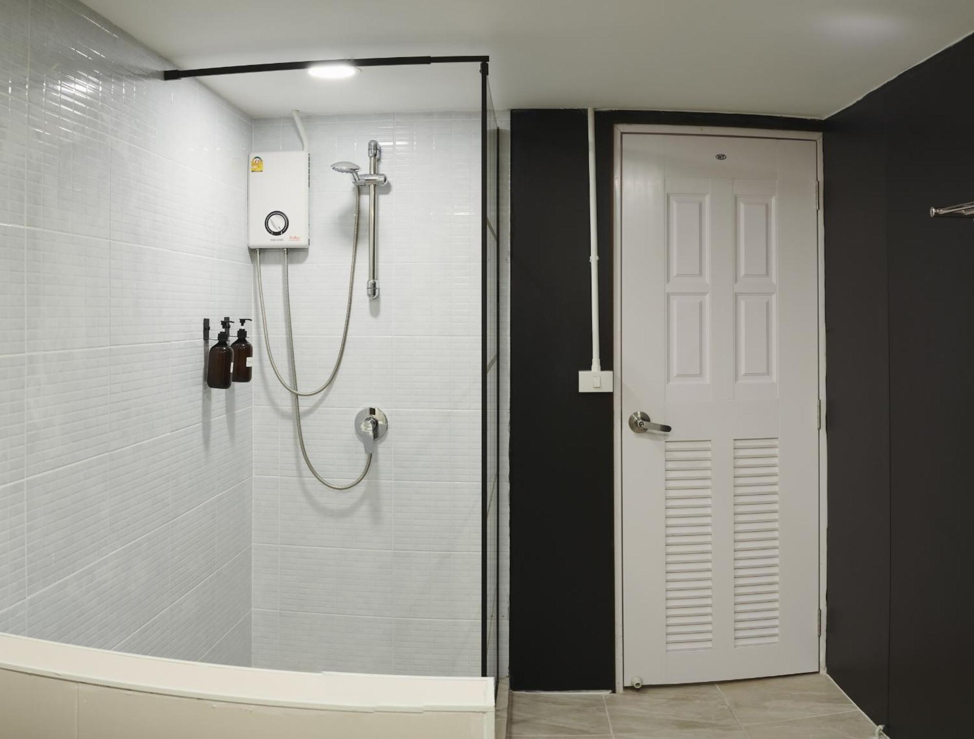 Appartamento Hidden Gems In China Town, 2Br Bangkok Esterno foto